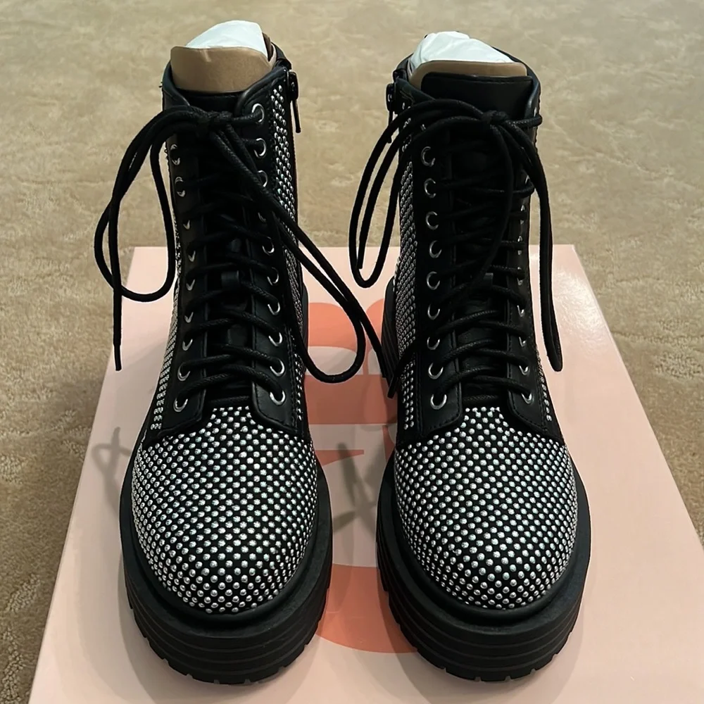 NIB Gianni Bini Non-Stop Studded Chunky Lug Sole
Platform Booties, 6.5 - Picture 2 of 6
